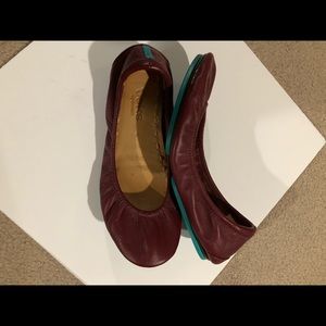 Tieks flats
